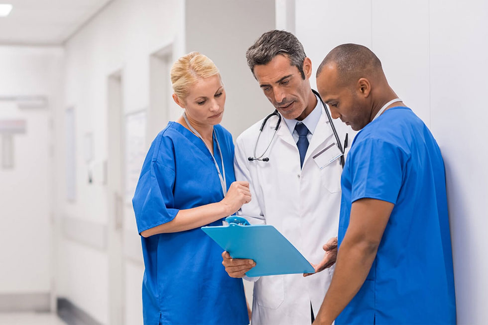 How to Be a Team Player as a Certified Nursing Assistant
